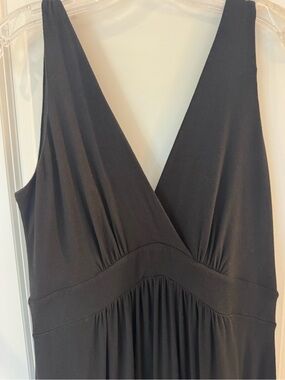 Ann Taylor LOFT Black V-Neck Sleeveless Maxi Dress